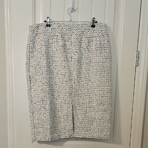 NWOT Ann TaylorBlack and White Pencil Skirt